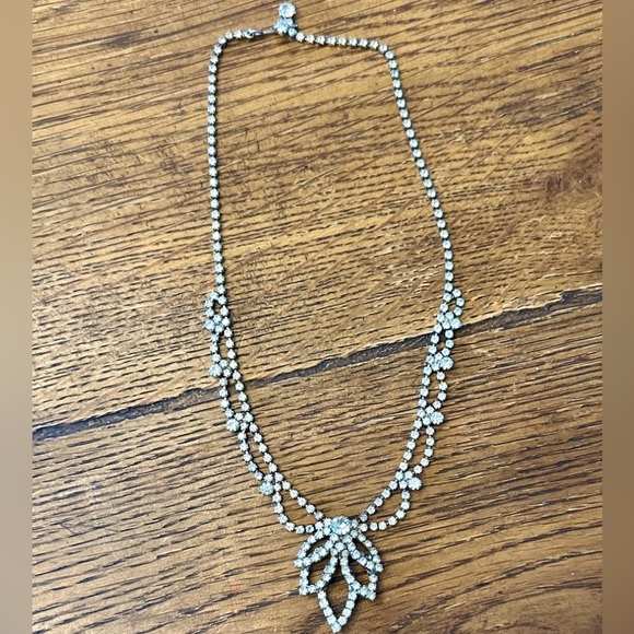 EUC Vintage Elegant Crystal Necklace - Picture 1 of 5